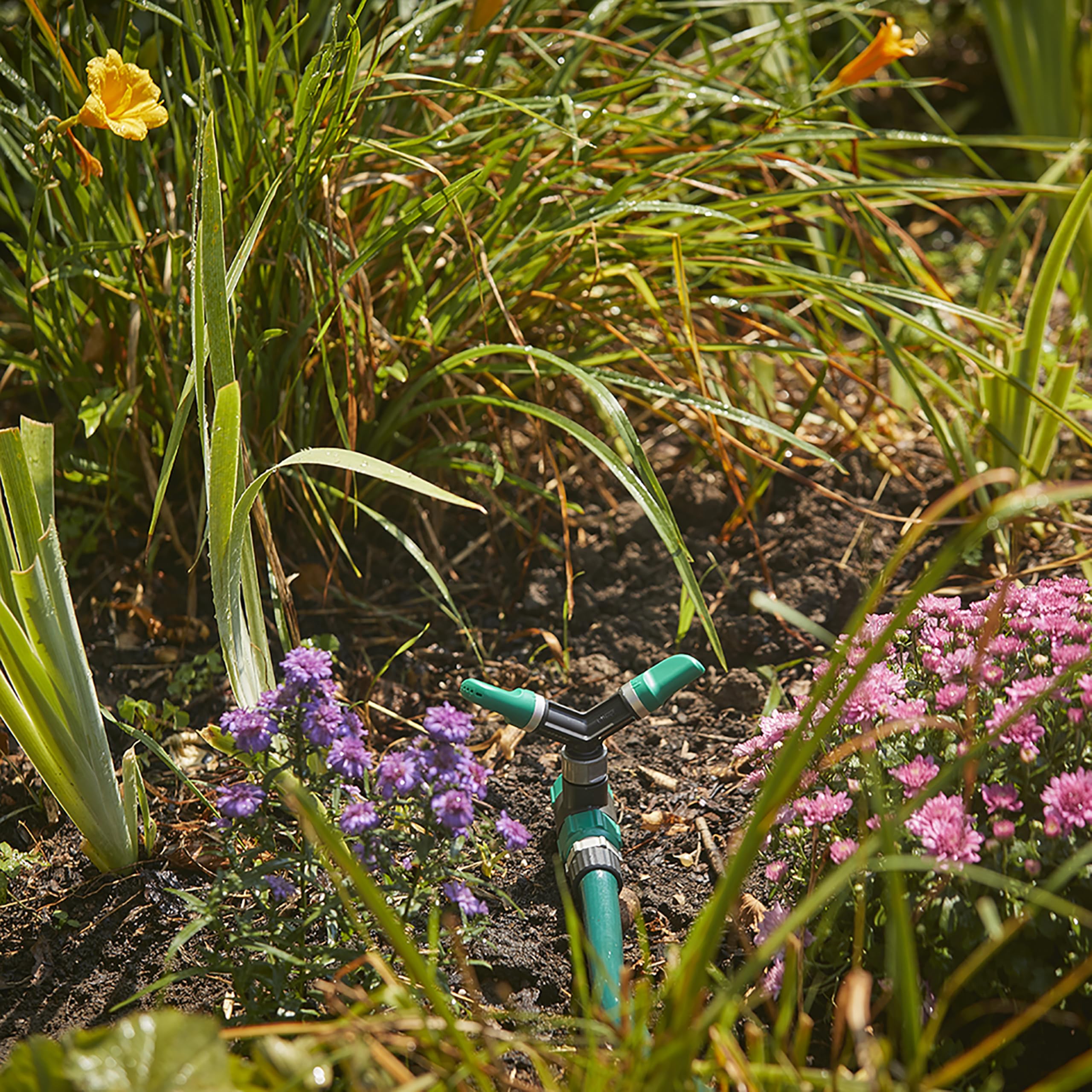 Gilmour Adjustable Spinning Sprinkler with Spike Base, Whirling Sprinkler Head for 360 Degree Coverage in Flower Beds and Vegetable Gardens - Image 7